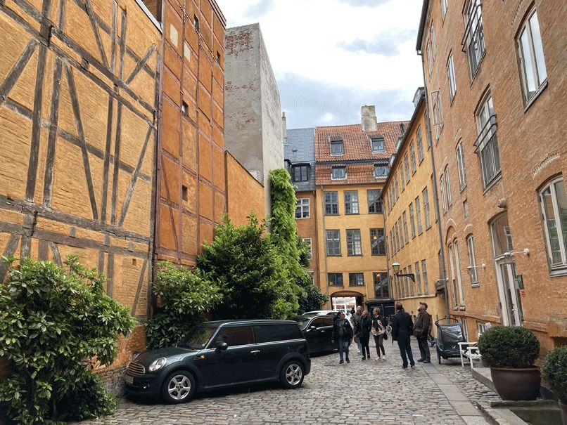 Byvandring: Nyhavns historier: En kongedatter og et forsvundet hoved.