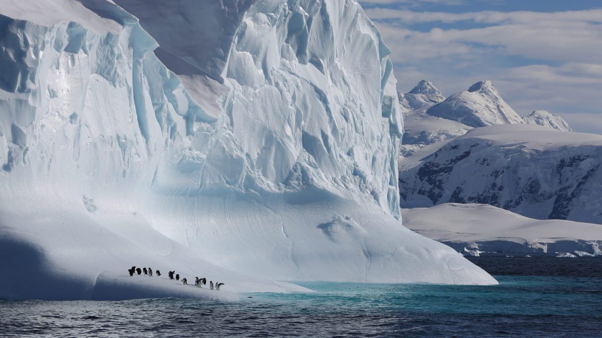 Our Planet Live - Frozen Worlds with Sophie Lanfear at Harris Center - Three Stages at Folsom Lake College