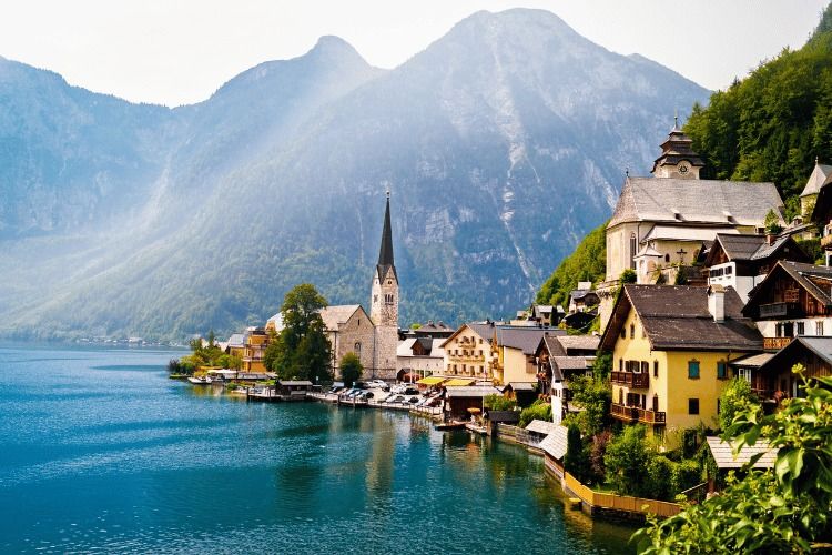 Hallstatt and Salzburg : Scenic Bliss on 05 April 2025 by Uniflucht"