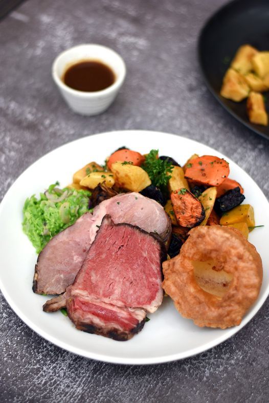 Sunday Roast Buffet At The Huntsman Pub The Landmark Bangkok Hotel 21 February 21