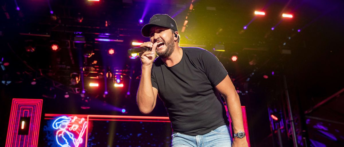 Luke Bryan at Dos Equis Pavilion