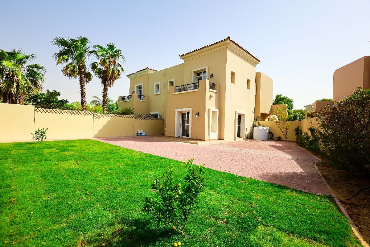 3 Villas for Rent in Arabian Ranches 1