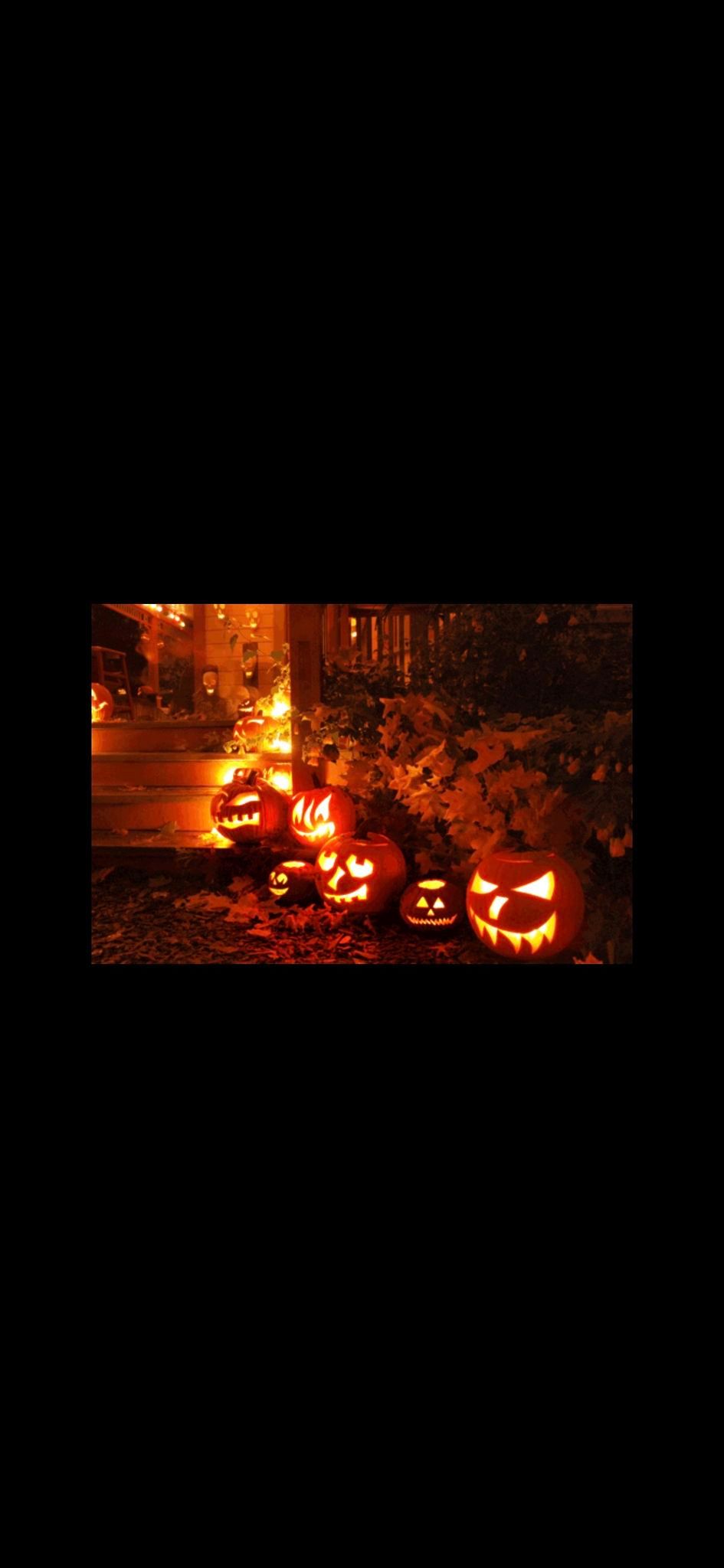 Pumpkin carving party in the gardens