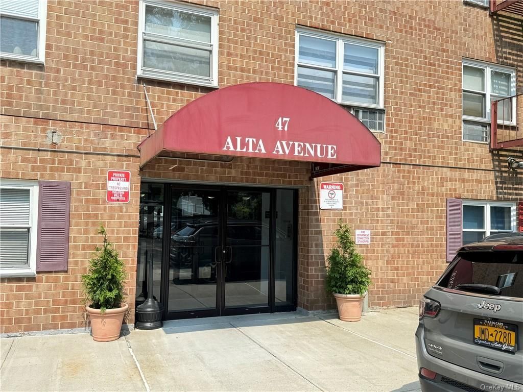 Alta Avenue at The Venice West