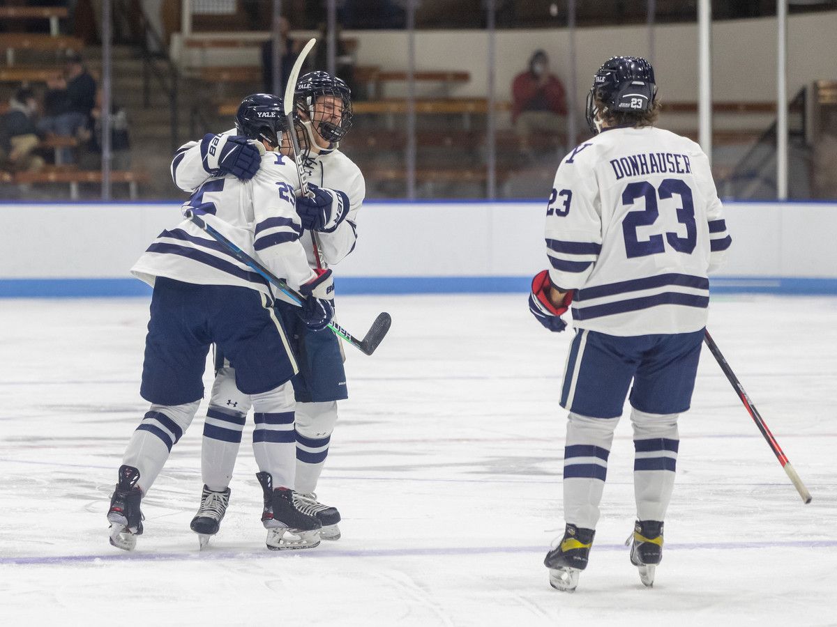 Clarkson Golden Knights at Yale Bulldogs Mens Hockey