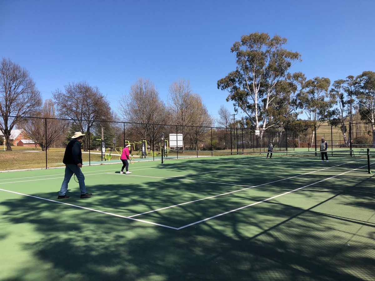 Monday Morning Tennis at Perthville Village Courts!