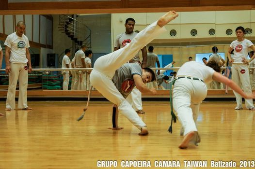 Capoeira(\u5361\u6ce2\u8036\u62c9\/\u8e22\u6280\u5c08\u653b\u61c9\u7528)\u9ad4\u9a57\u8ab2\u7a0b