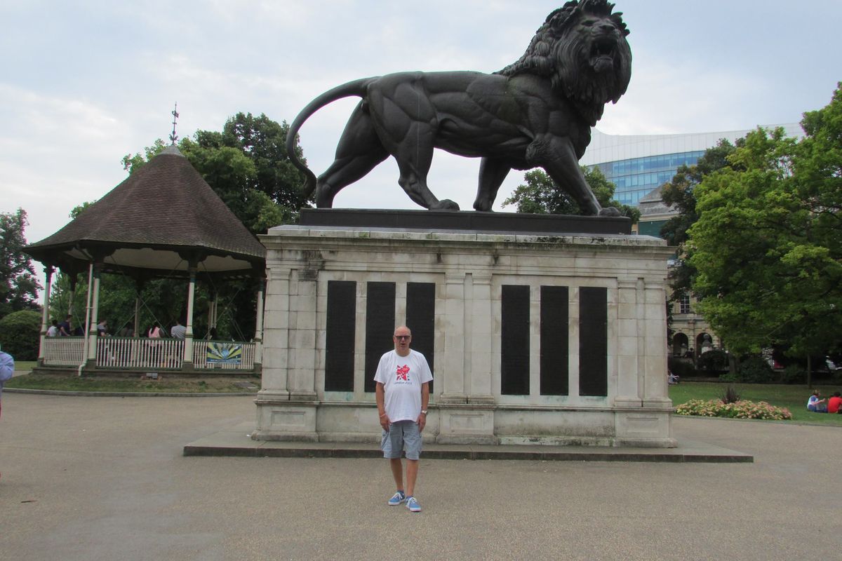 My Town Centre Walkabout - Forbury Gardens, Abbey, Famous People & 5B's+2 Myths