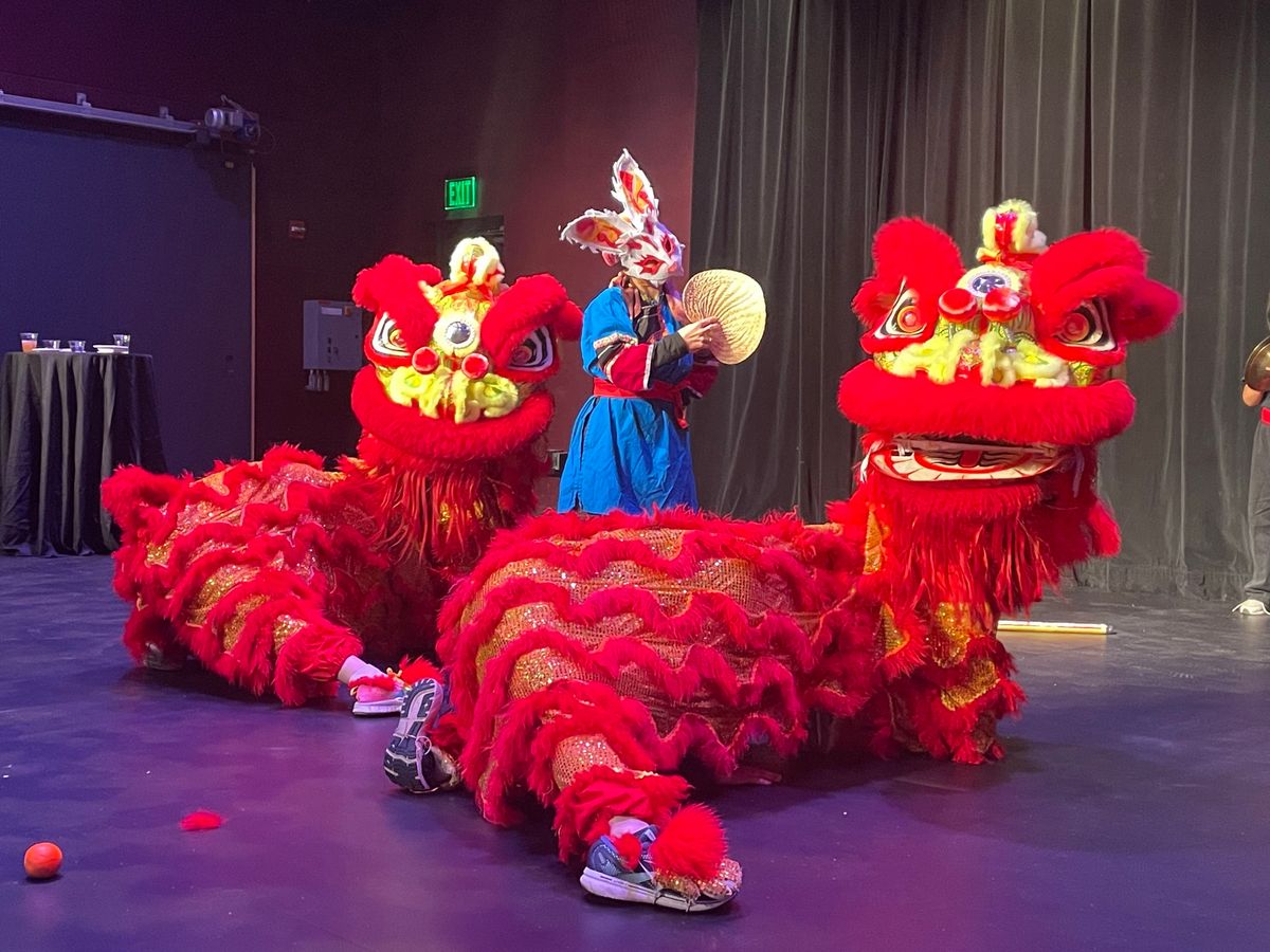 Gund Kwok - Dance with Chinese Lions!