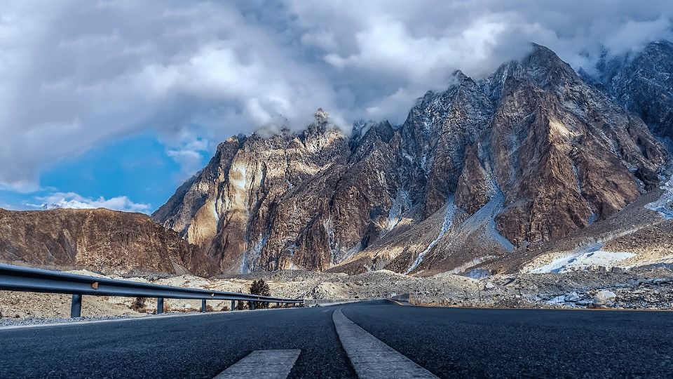 05 Days Trip to Hunza, Naltar & Khunjrab Pass