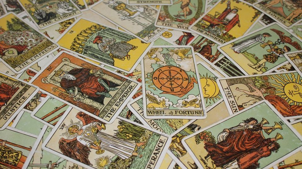 Intro to Tarot with Holly