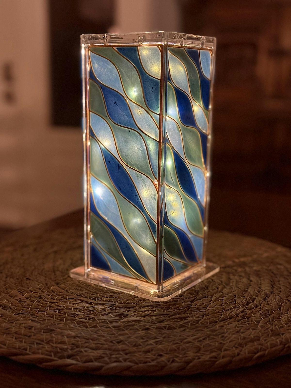 Wave Resin Box Lamp Class