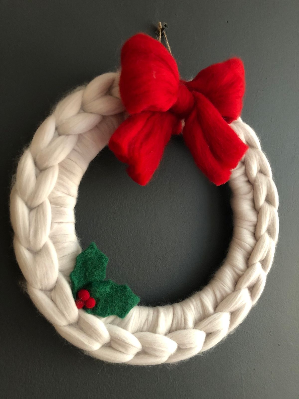 Make a chunky knitted festive wreath