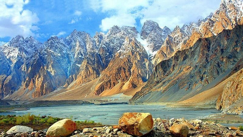 05 Days Trip to Hunza, Naltar & Khunjrab Pass