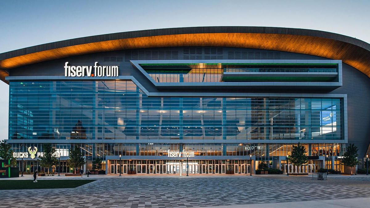 Milwaukee Panthers at Akron Zips Mens Basketball