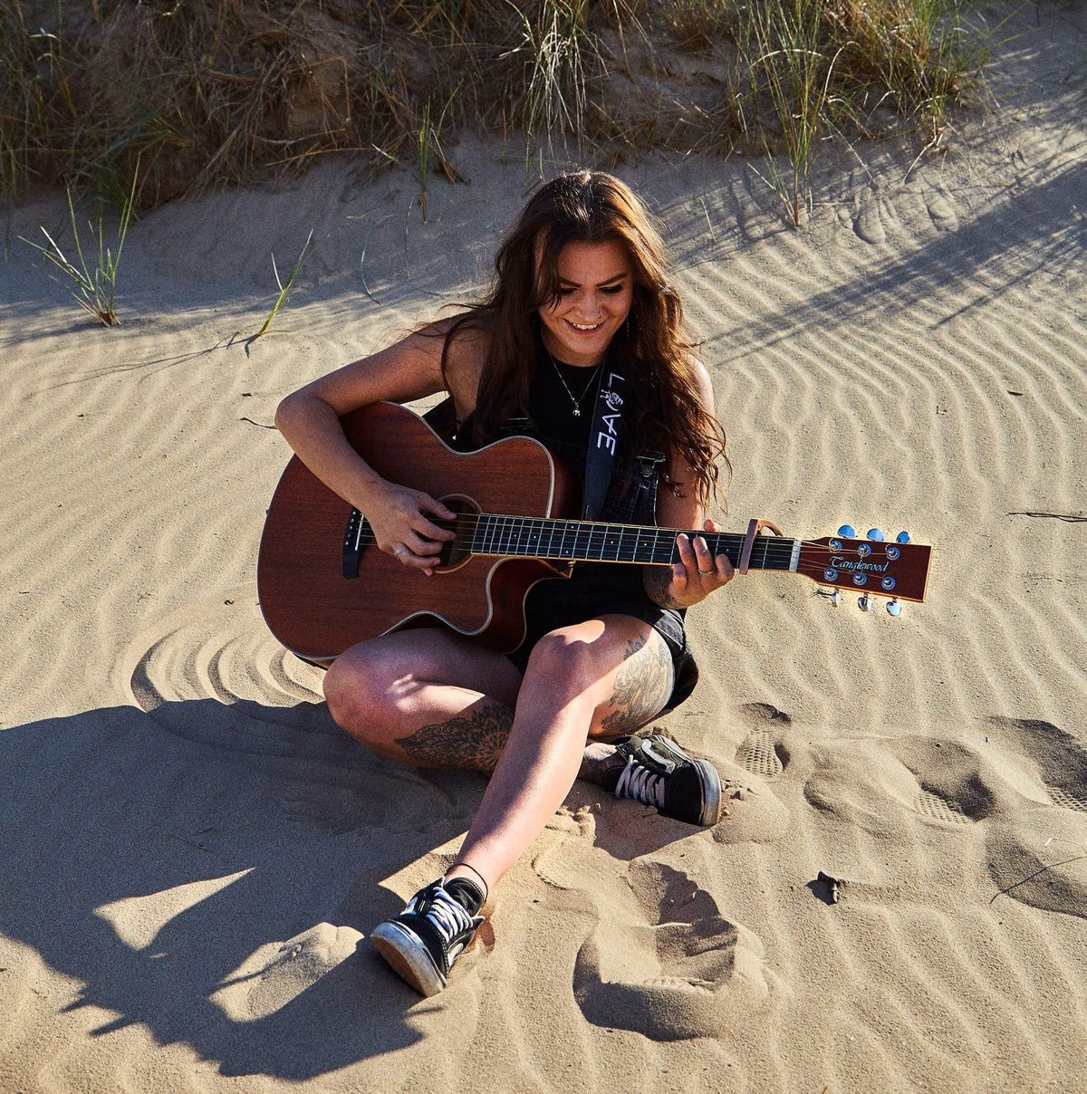 FREE LIVE MUSIC: Acoustic Set with Vicky Barber