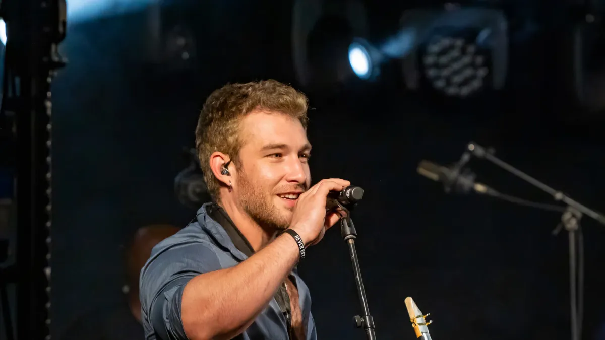 Jeff Ryan, Gino Rosaria, Brian Simpson, Quintin Gerard W., James 'PJ' Spraggins, Dee Lucas, Lemek in Las Vegas