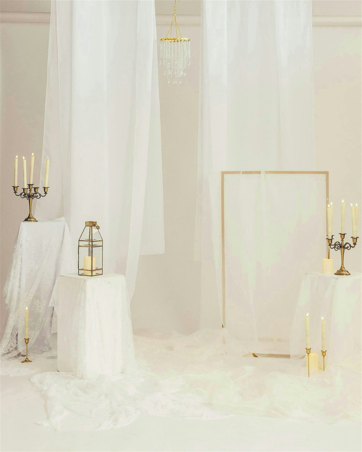 Holiday Minis at South Facing Windows