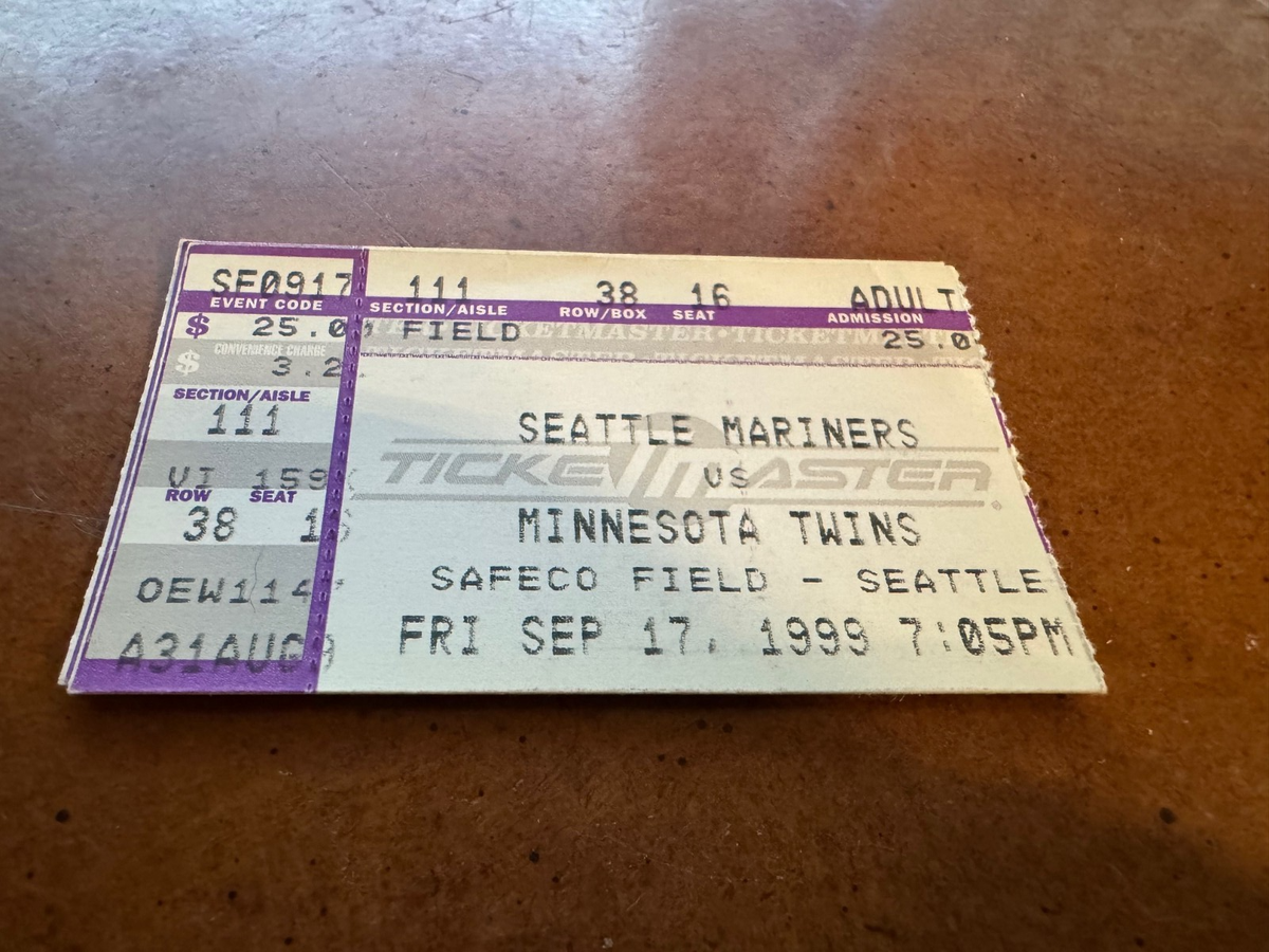 Seattle Mariners at Minnesota Twins at Target Field