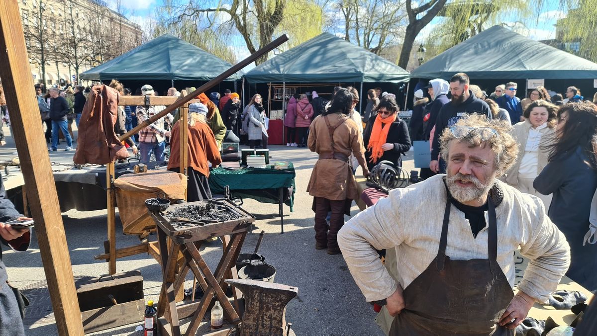 Marknad med tema vikinga- och medeltid i Kungsan