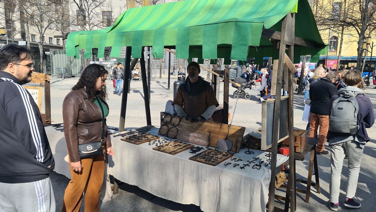 Marknad med tema vikinga- och medeltid i Kungsan