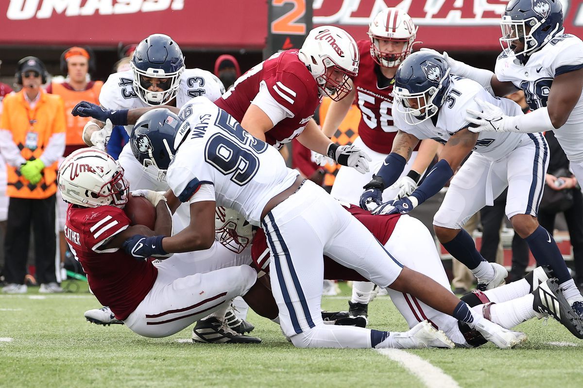 UConn Huskies at UMass Minutemen Football