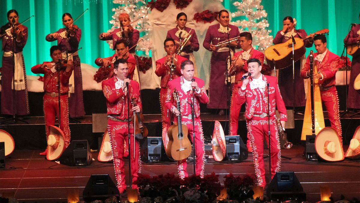  A Very Merry Mariachi Christmas with Mariachi Sol de M\u00e9xico\u00ae de Jos\u00e9 Hern\u00e1ndez 