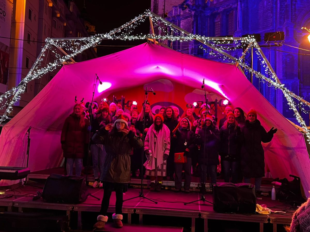 VUB choir Cafe Latte in concert at the Brussels Christmas market