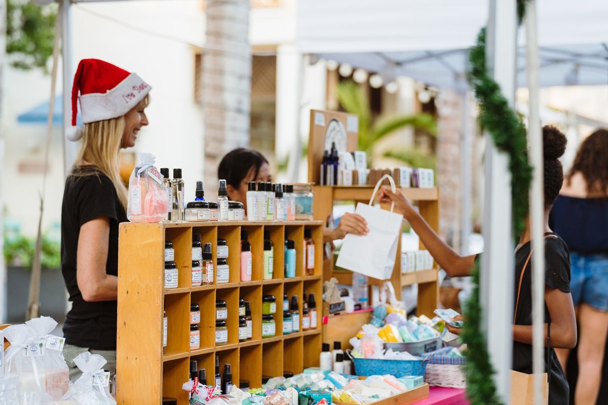 Camana Bay Holiday Market