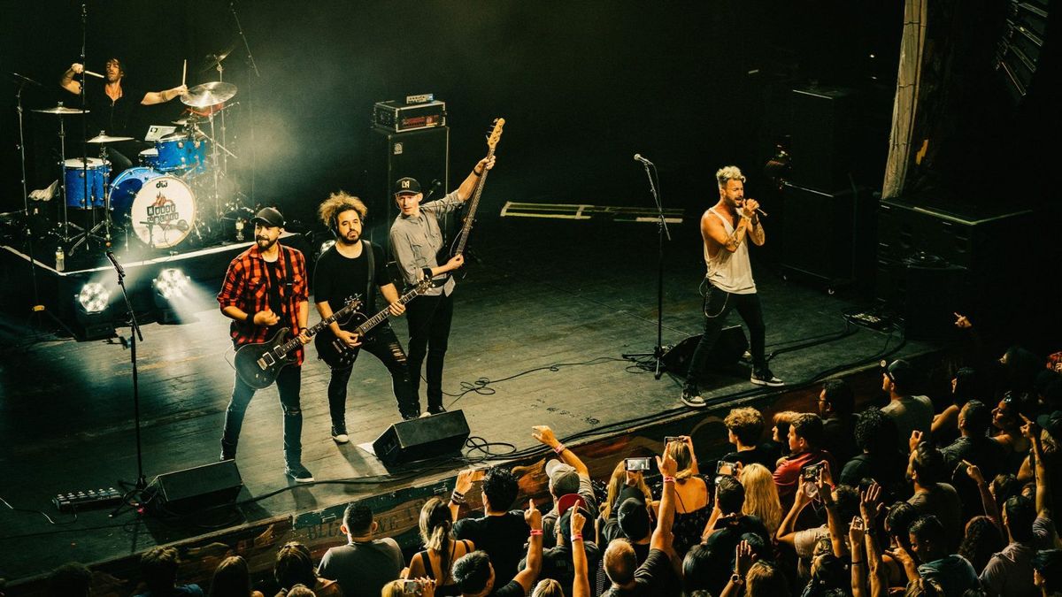 Parking Genessa & The Selena Experience