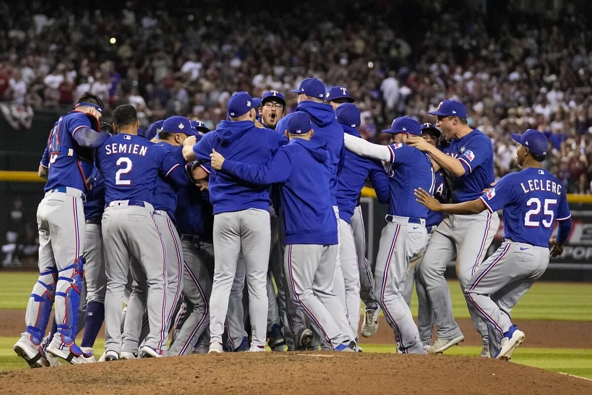 Parking Texas Rangers at Arizona Diamondbacks