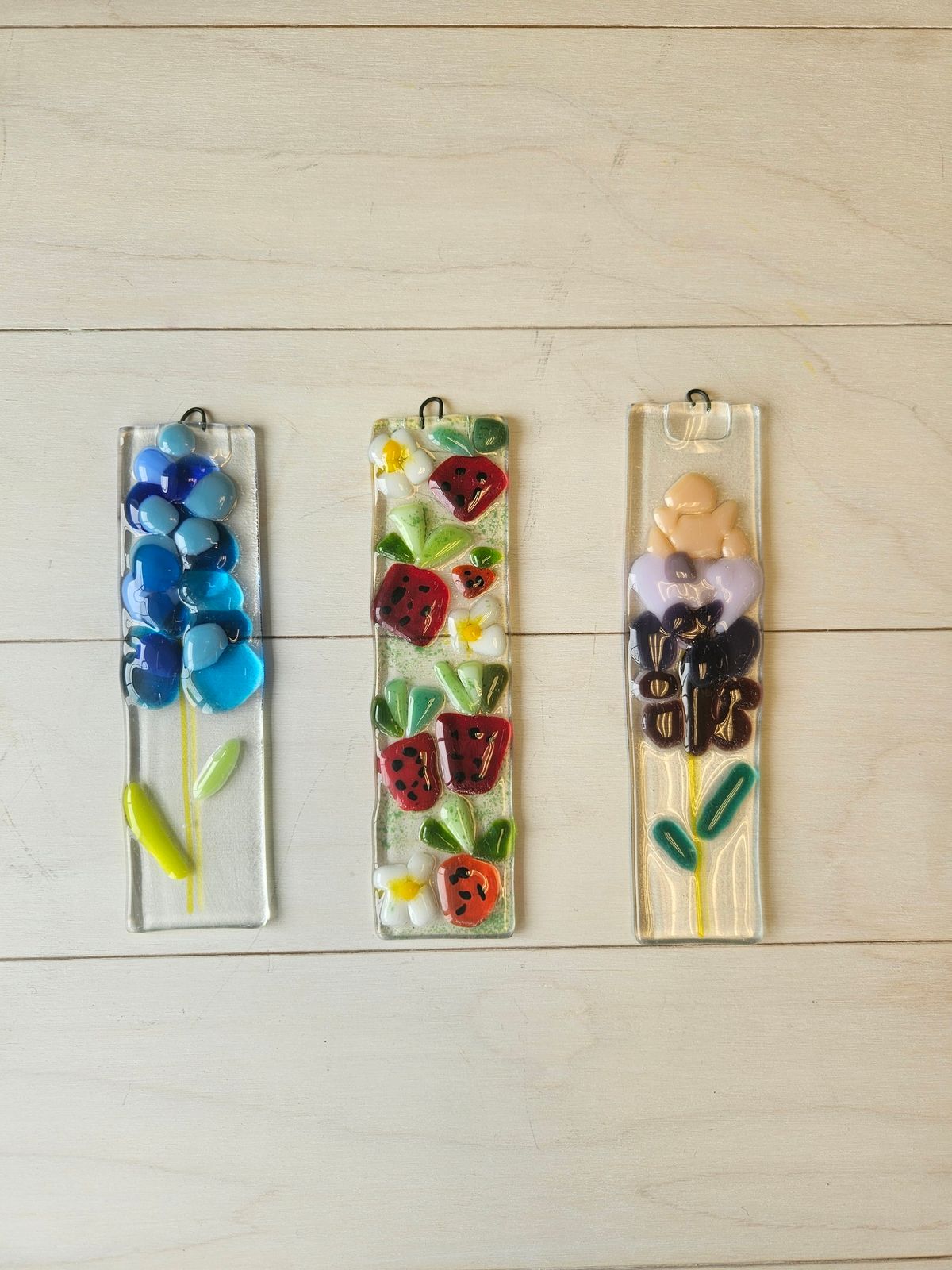  Fusing with Friends: Glass Bookmarks 