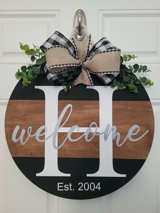 1\/21: Elegant Monogrammed Welcome Door Hanger 6 p.m.