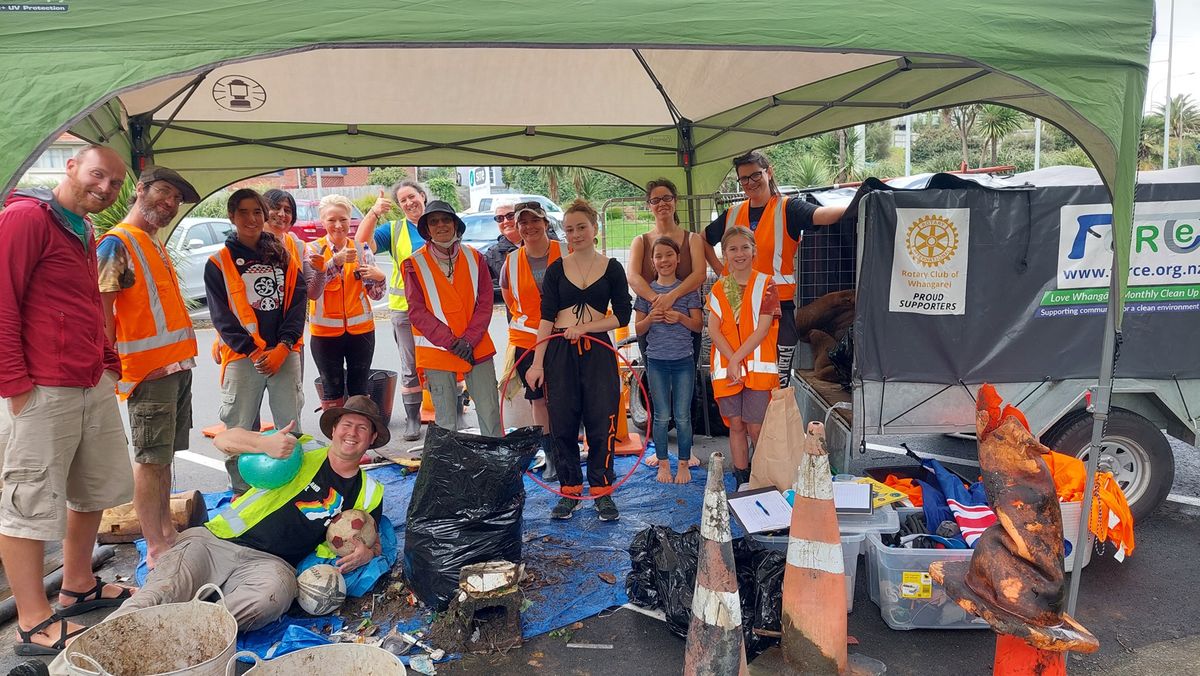 Hatea clean up with Whangarei Aquatic Centre 