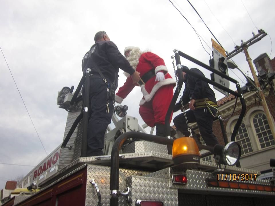 Raleigh Court Christmas Parade