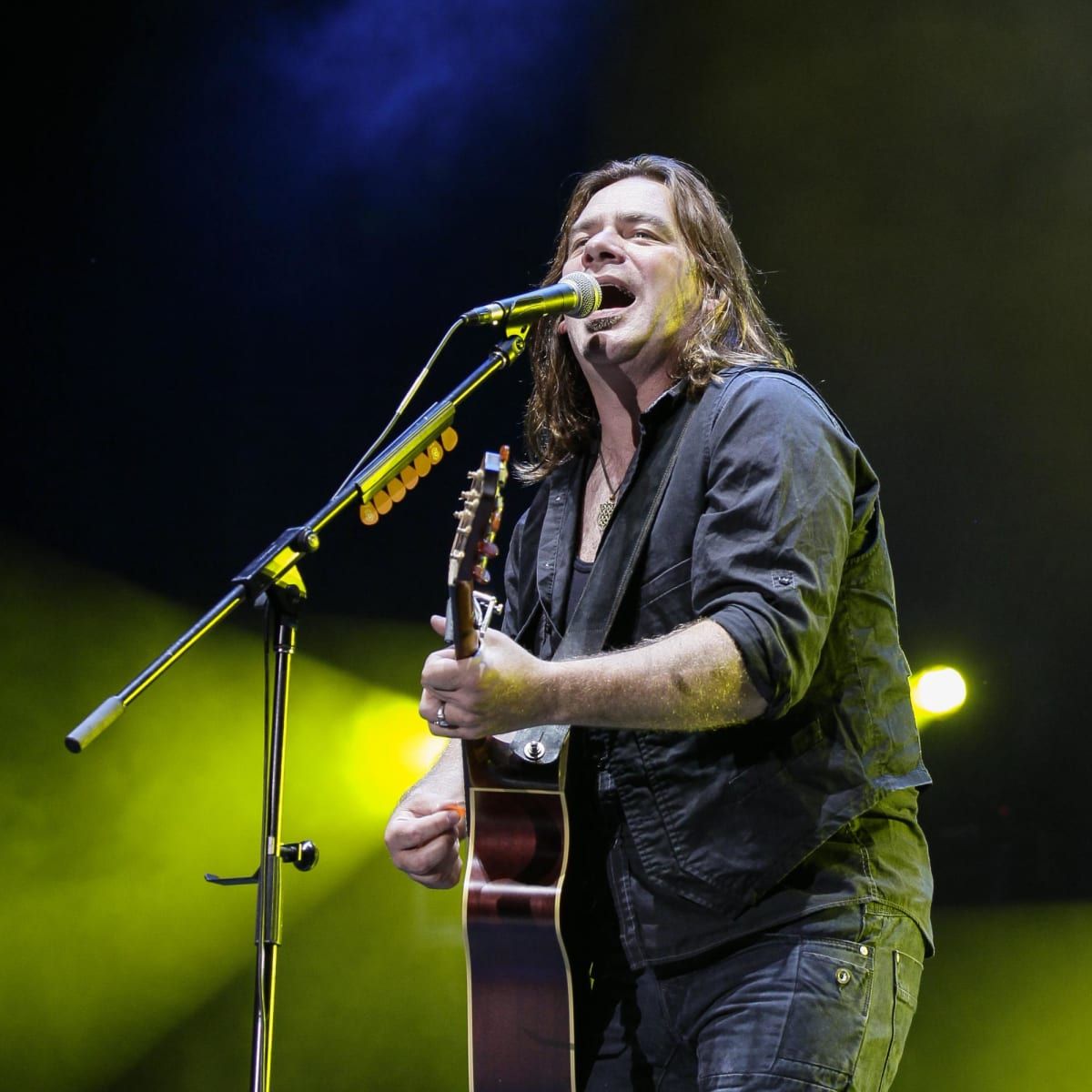 Alan Doyle at Musikfest Cafe