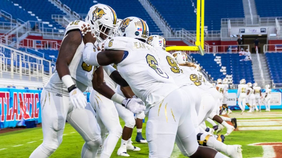 Florida International Panthers at Western Kentucky Hilltoppers Football at Houchens Industries-L.T. Smith Stadium