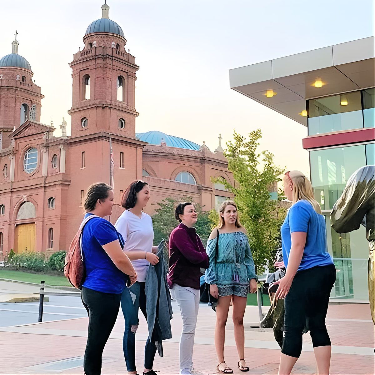 Downtown Asheville Tip-Based Sightseeing Walking Tour 