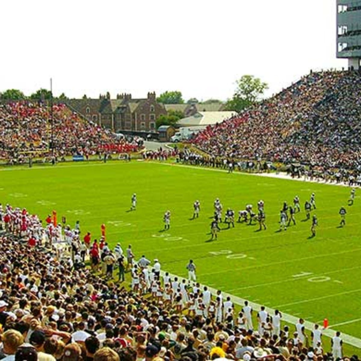 Illinois Fighting Illini at Purdue Boilermakers Football at Ross-Ade Stadium