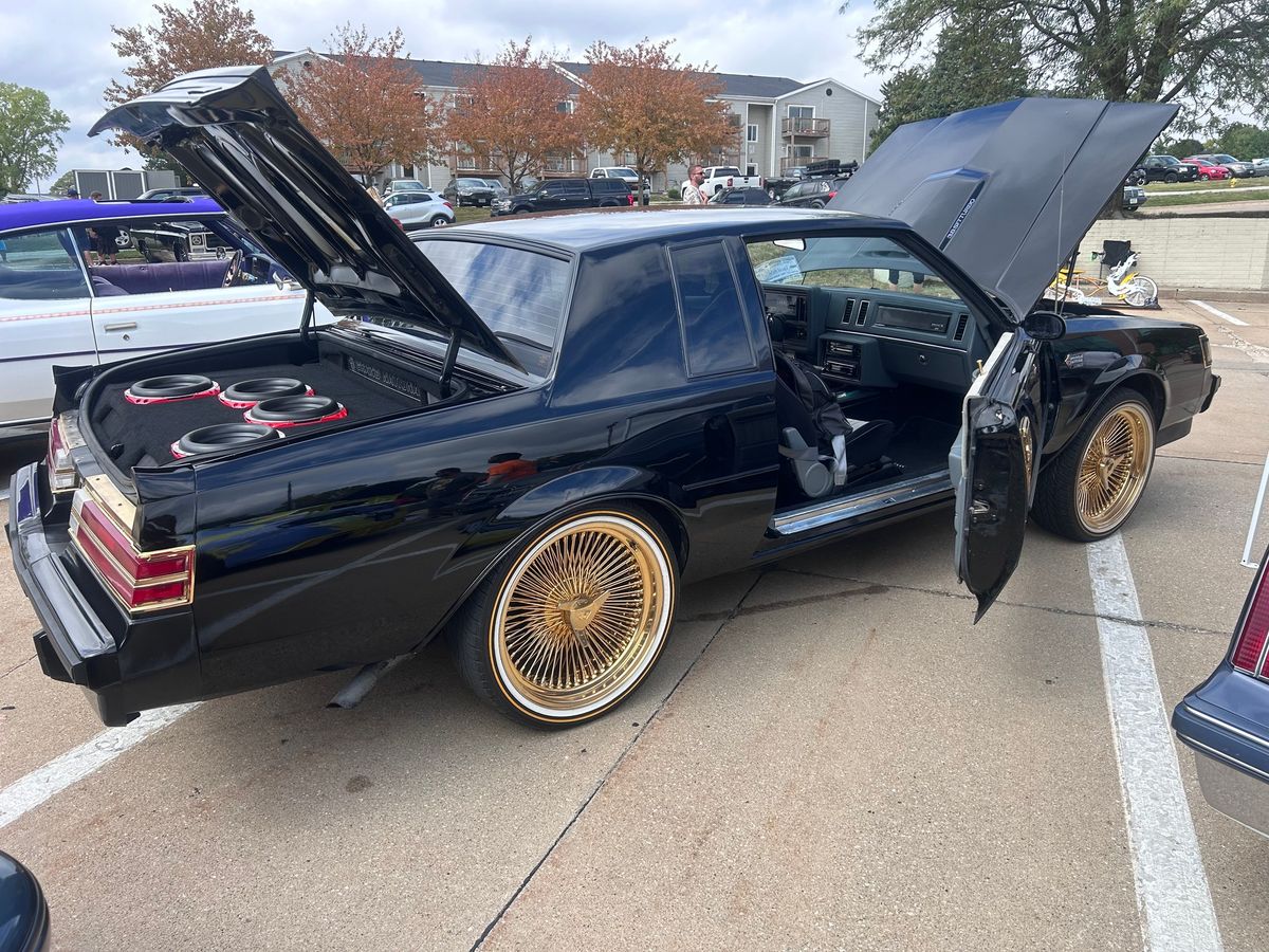 2025 Drake Relays Beat Tha Block Car Show