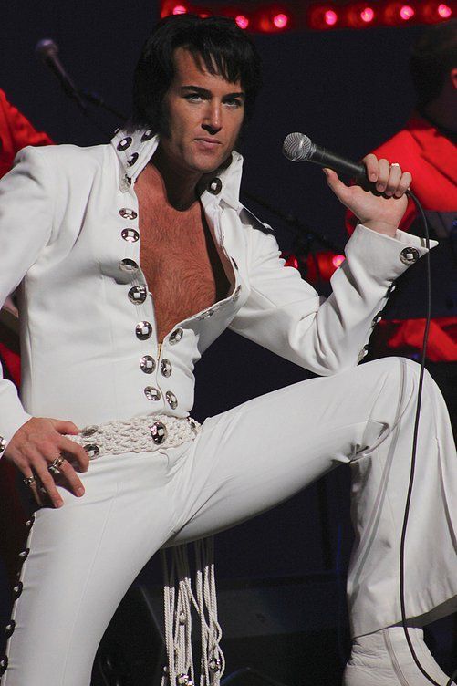  Elvis Christmas Cabaret with Pete Storm