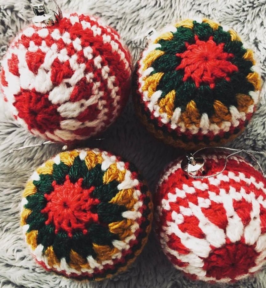 Crochet a Christmas Bauble