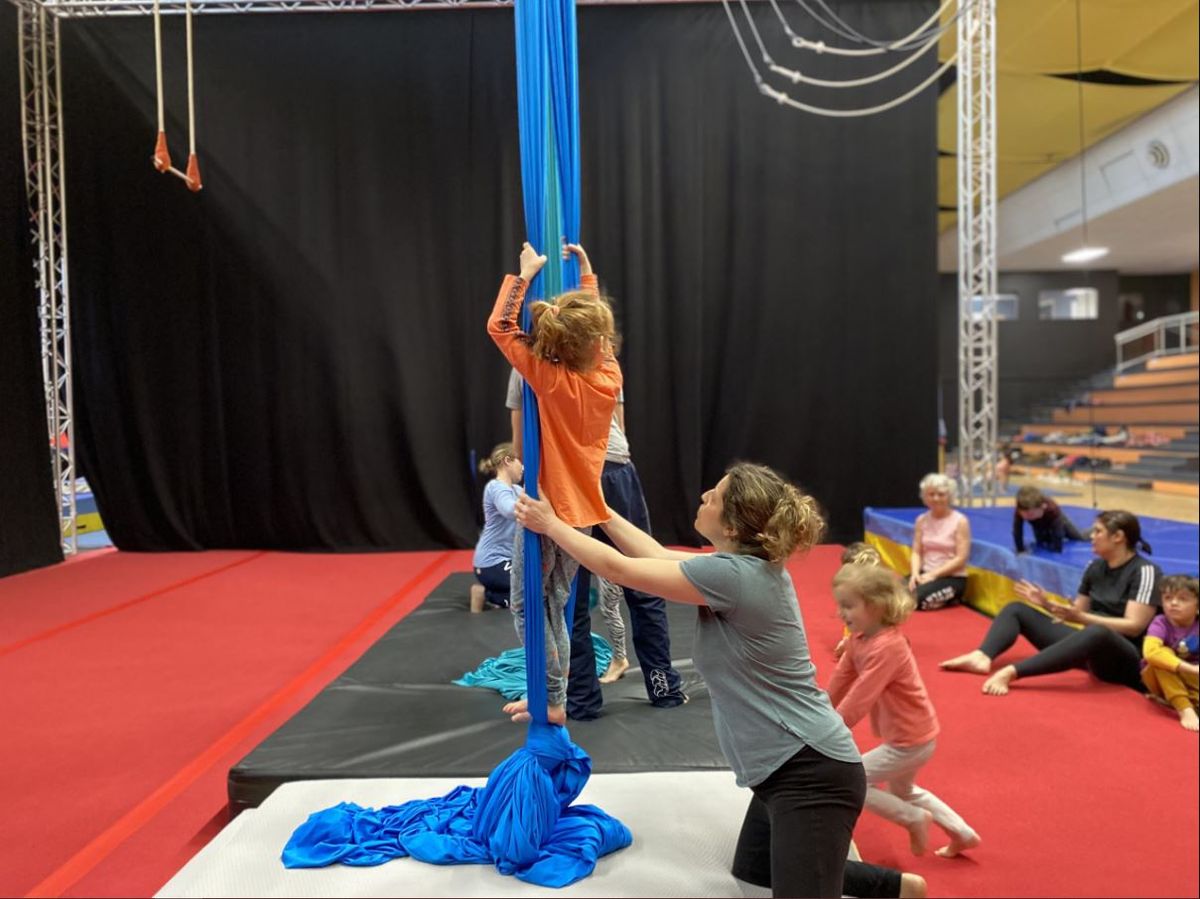 Stage cirque en famille \u25cb Vacances d'automne