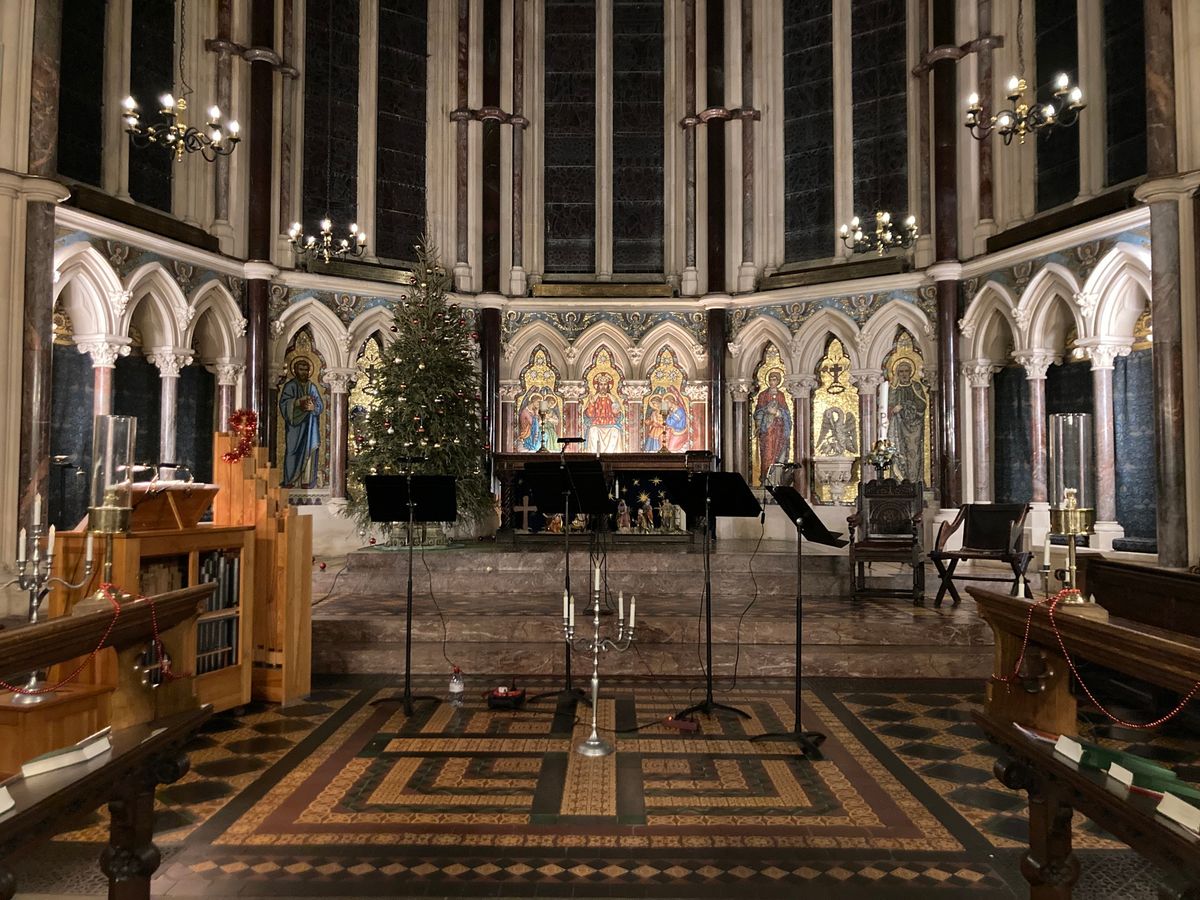 Charivari Agr\u00e9able\u2019s Christmas by Candlelight Concert at Exeter College Chapel