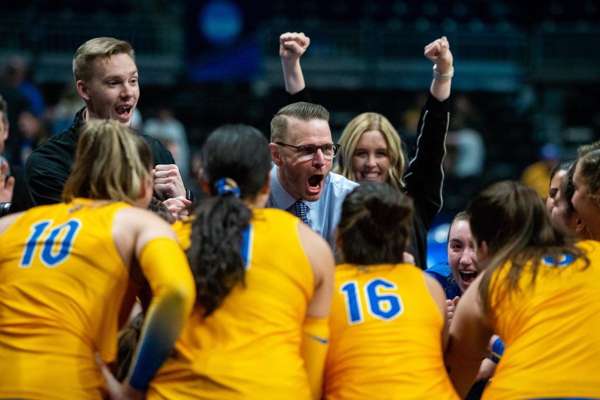 Wisconsin Badgers at Michigan Wolverines Womens Volleyball