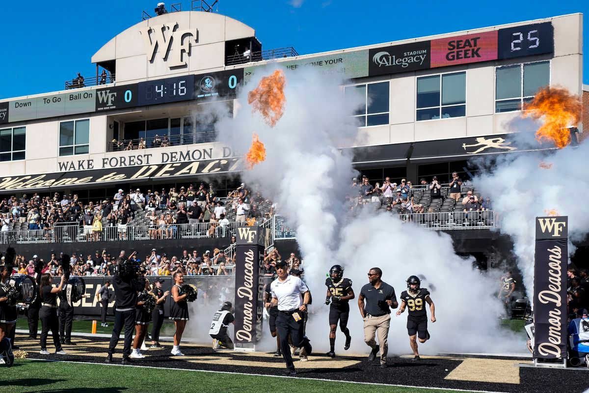 Louisiana Ragin Cajuns at Wake Forest Demon Deacons