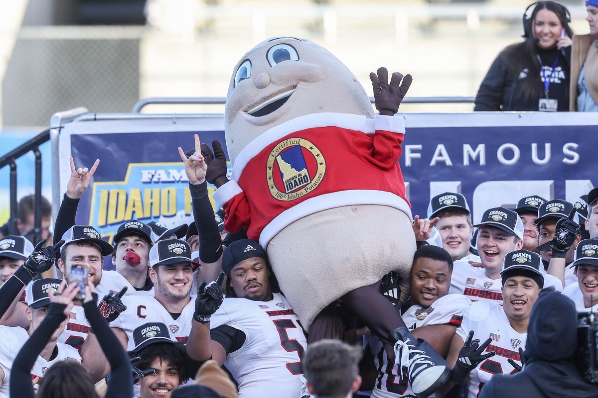 Northern Illinois Huskies at Maryland Terrapins Football