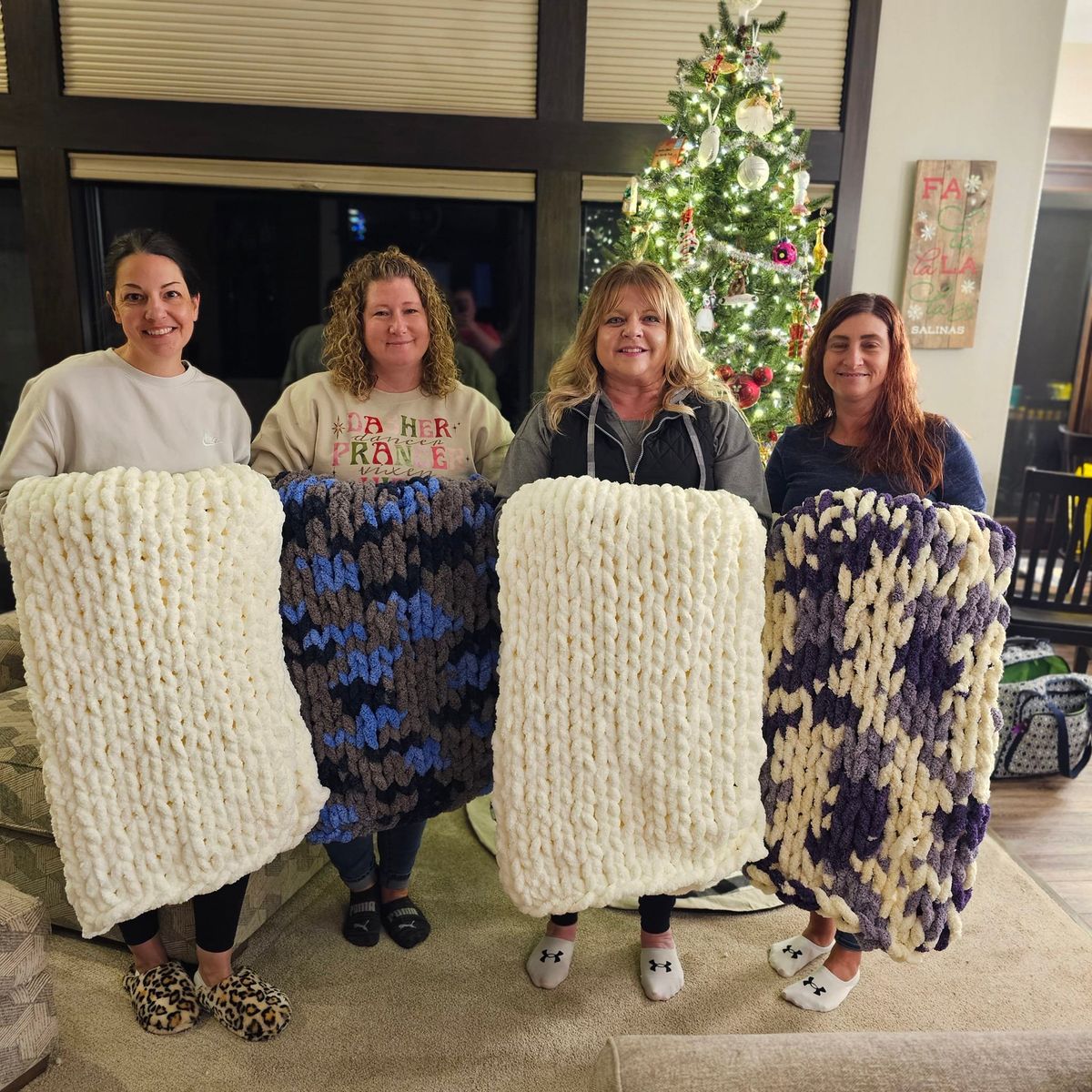 3 SPOTS LEFT! April 3rd -Waterfront Wine Bar Chunky Knit Blanket Workshop and gift card giveaway 