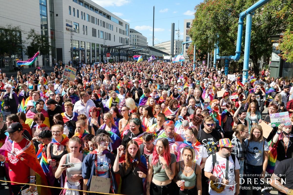 DEMO zum 32. Christopher Street Day in Dresden