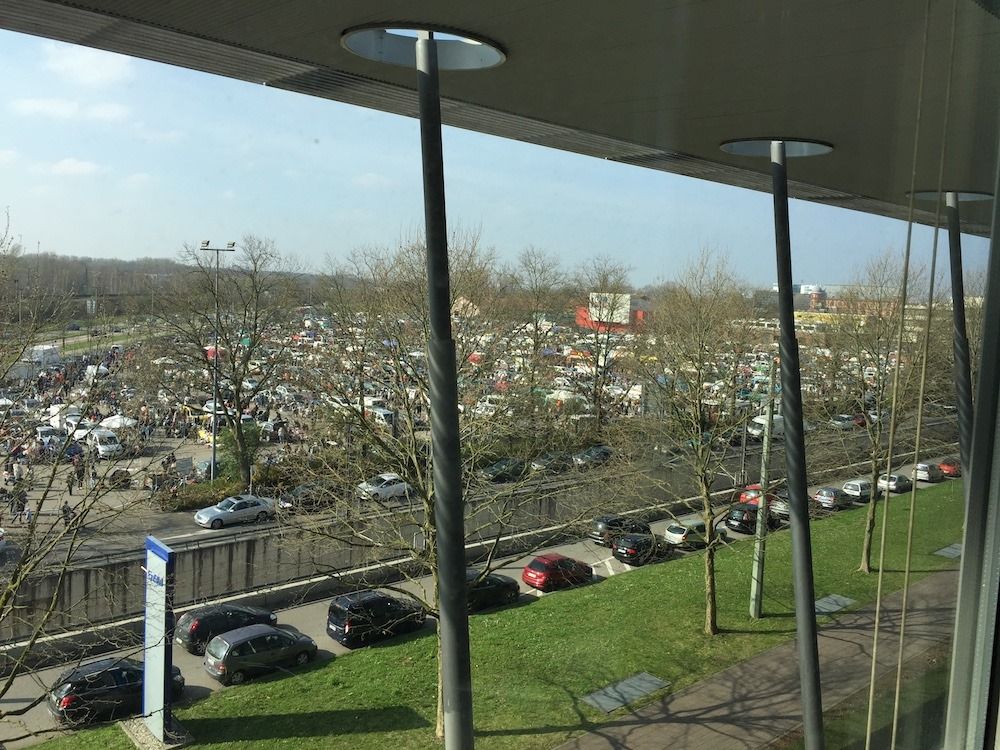 Gross-FLOHMARKT auf dem Messplatz Karlsruhe